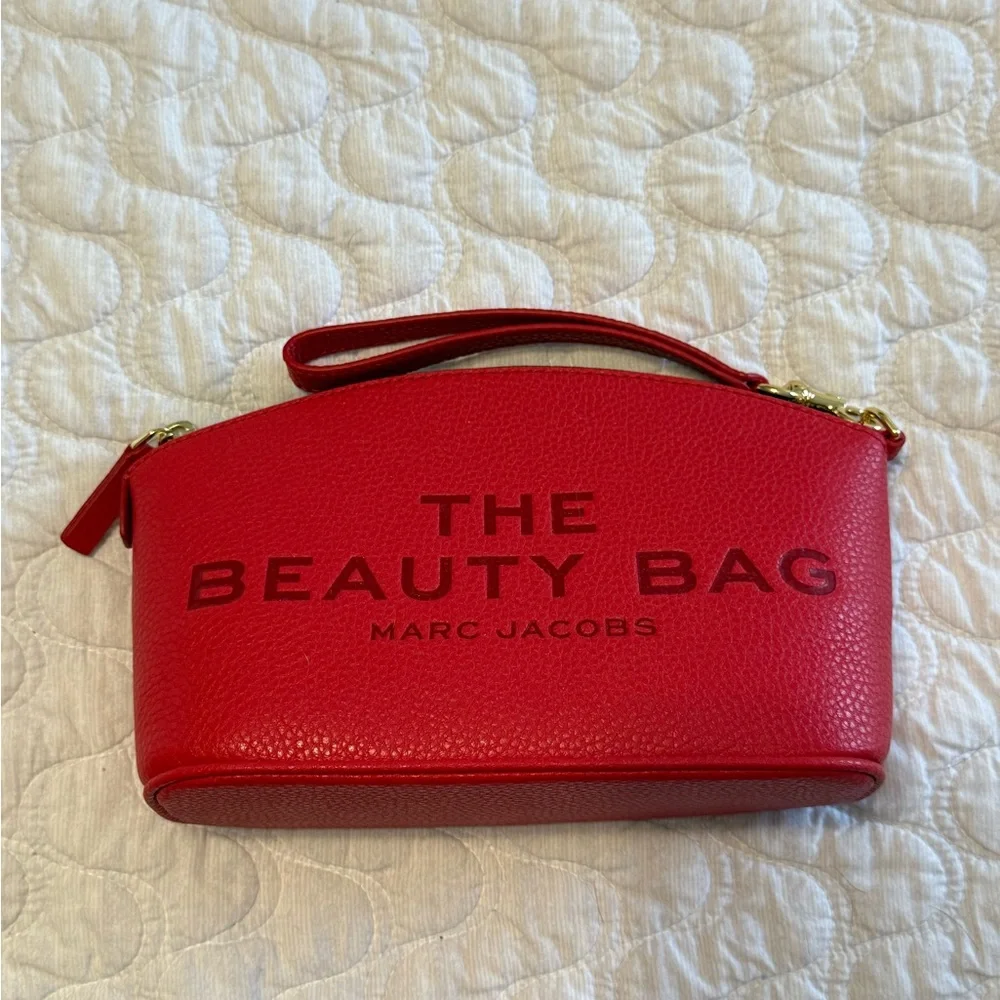 Marc Jacobs The Beauty Bag Cosmetic Bag Red Leather NWOT structured and stunning